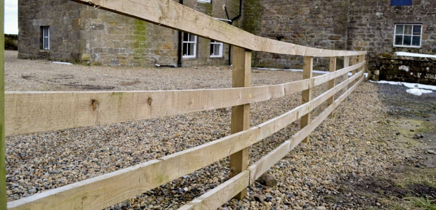 Agricultural and domestic fencing installation in Northumberland
